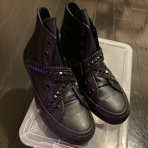 Brand new all black converse
